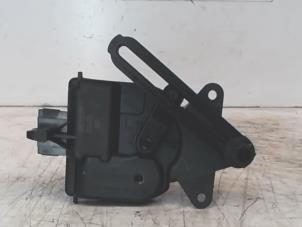 Used Heater valve motor Mini Mini Cooper S (R53) 1.6 16V Price € 12,50 Margin scheme offered by Automaterialen Ronald Morien B.V.