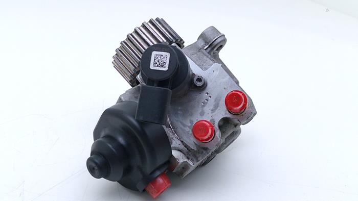 Dieselpumpe van een Volkswagen Golf VII (AUA) 2.0 GTD 16V 2014