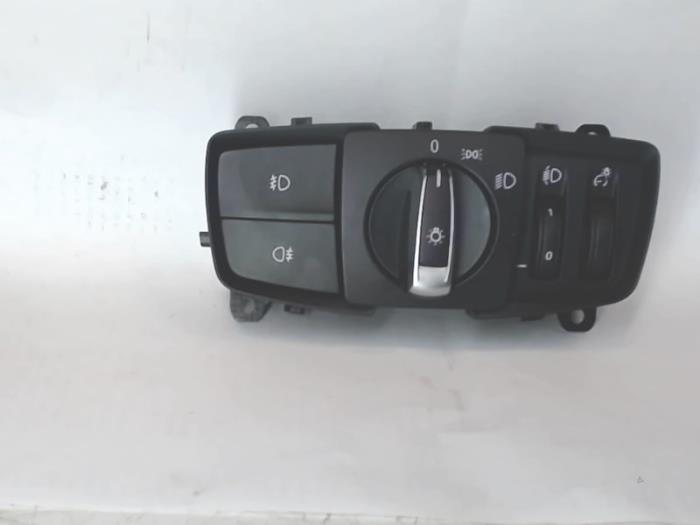 Licht Schalter van een BMW 1 serie (F20)  2012