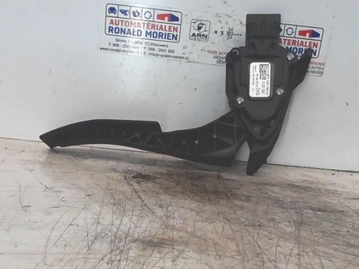 Throttle pedal position sensor Opel Insignia 2.0 CDTI 16V 130 Ecotec