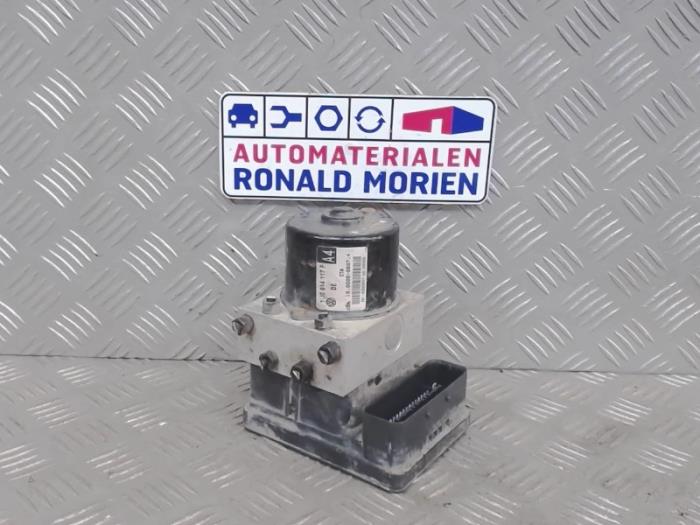 Gebrauchte ABS Pumpe Seat Leon (1M1) 1.6 16V Preis € 50,00 Margenregelung angeboten von Automaterialen Ronald Morien B.V.