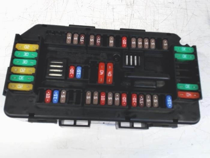 Fuse box BMW 1 serie 116i 1.6 16V - 9337879