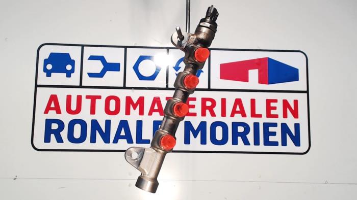 Usagé Distributeur de carburant Opel Insignia 2.0 CDTI 16V 130 Ecotec Prix € 50,00 Règlement à la marge proposé par Automaterialen Ronald Morien B.V.