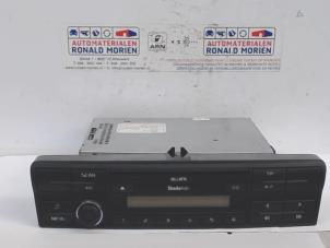 Usados Reproductor de CD y radio Skoda Octavia Combi (1Z5) 1.6 MPI Precio € 75,00 Norma de margen ofrecido por Automaterialen Ronald Morien B.V.