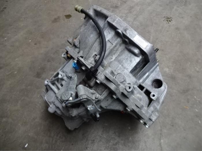 Usagé Boîte de vitesse Renault Megane II Grandtour (KM) 1.9 dCi 120 Prix € 100,00 Règlement à la marge proposé par Automaterialen Ronald Morien B.V.