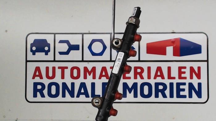 Gebrauchte Kraftstoffverteiler Volvo V50 Preis € 45,00 Margenregelung angeboten von Automaterialen Ronald Morien B.V.