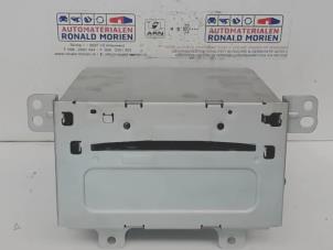 Usados Reproductor de CD y radio Opel Meriva 1.7 CDTI 16V Precio € 65,00 Norma de margen ofrecido por Automaterialen Ronald Morien B.V.