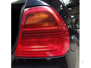 Used Taillight, right BMW 3 serie (E90) 330d 24V Price € 40,00 Margin scheme offered by Automaterialen Ronald Morien B.V.