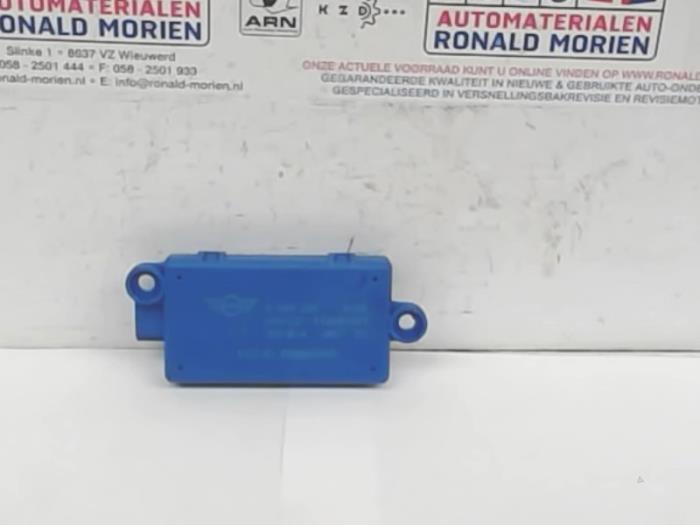 Używane Modul (rózne) Austin Mini Open (R52) 1.6 16V Cooper Cena € 25,00 Procedura marży oferowane przez Automaterialen Ronald Morien B.V.