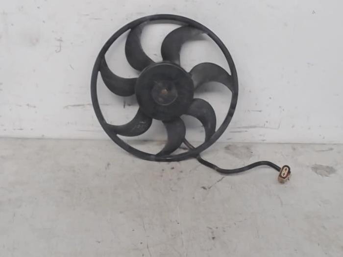 Cooling fans from a Volkswagen Transporter T5 1.9 TDi 2007