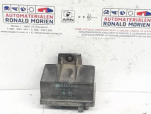 Used Glow plug relay Peugeot Partner 2.0 HDI Price € 30,00 Margin scheme offered by Automaterialen Ronald Morien B.V.