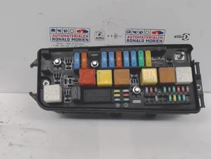 Used Fuse box Opel Vectra C Caravan 1.9 CDTI 120 Price € 125,00 Margin scheme offered by Automaterialen Ronald Morien B.V.