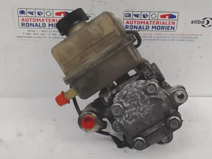 Usagé Pompe de direction Mazda 6 Sport (GG14) 2.0 CiDT HP 16V Prix € 150,00 Règlement à la marge proposé par Automaterialen Ronald Morien B.V.