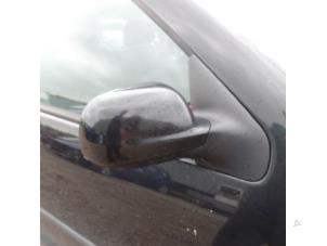 Used Wing mirror, right Volkswagen Golf IV (1J1) 1.9 TDI 110 Price on request offered by Automaterialen Ronald Morien B.V.