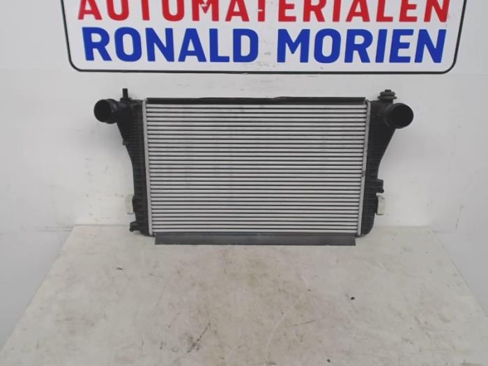 Usados Intercooler Volkswagen Passat (362) 2.0 TDI 16V 140 Precio € 75,00 Norma de margen ofrecido por Automaterialen Ronald Morien B.V.
