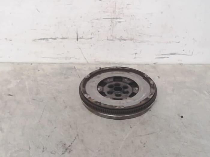 Used Flywheel Volkswagen Passat (362) 2.0 TDI 16V 140 Price € 250,00 Margin scheme offered by Automaterialen Ronald Morien B.V.