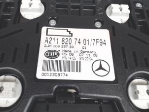 Gebrauchte Innenbeleuchtung hinten Mercedes E (W211) Preis € 70,00 Margenregelung angeboten von Automaterialen Ronald Morien B.V.