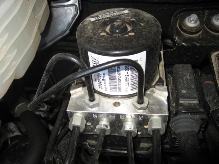 Usagé Bloc ABS Opel Astra J (PC6/PD6/PE6/PF6) 1.6 16V Ecotec Prix € 199,00 Règlement à la marge proposé par Automaterialen Ronald Morien B.V.