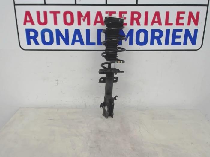 Front shock absorber rod, left from a Ford Fiesta 2015