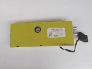 Usagé Antenne amplificateur Landrover Freelander II Prix € 40,00 Règlement à la marge proposé par Automaterialen Ronald Morien B.V.