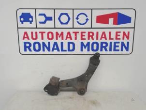 Usagé Bras de suspension avant gauche Landrover Freelander II Prix € 75,00 Règlement à la marge proposé par Automaterialen Ronald Morien B.V.