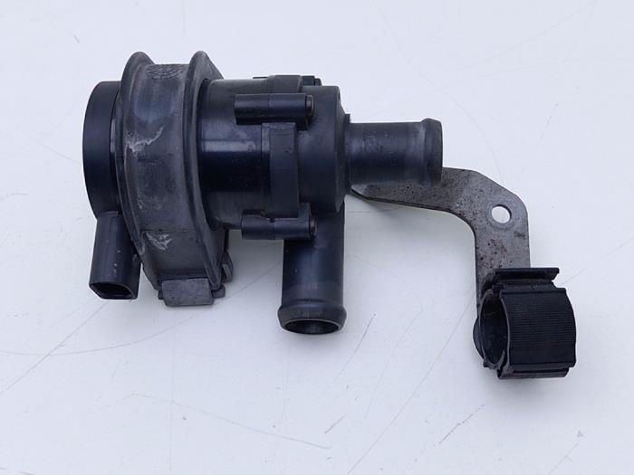 Begagnade Extra vattenpump Skoda Superb (3TAA) 2.0 TSI 16V Pris € 39,00 Marginaltabell erbjuds av Automaterialen Ronald Morien B.V.