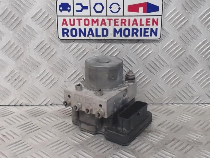 Usagé Bloc ABS Opel Meriva (B) 1.7 CDTI 16V Prix € 225,00 Règlement à la marge proposé par Automaterialen Ronald Morien B.V.