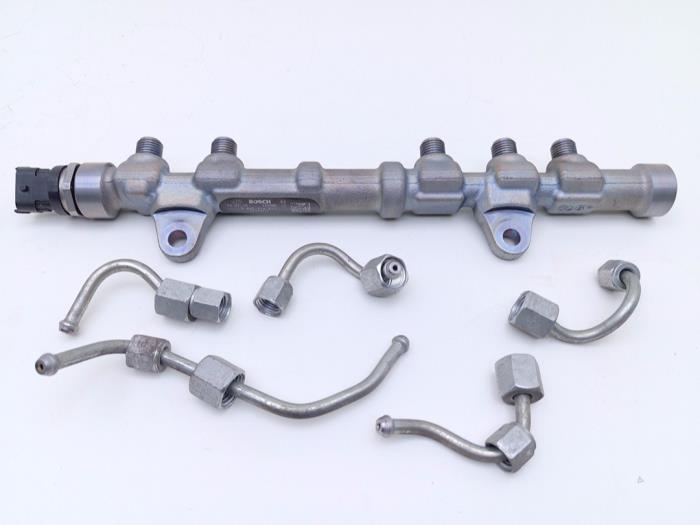 Gebrauchte Kraftstoffverteiler Opel Combo 1.6 CDTI 16V ecoFlex Preis € 49,00 Margenregelung angeboten von Automaterialen Ronald Morien B.V.