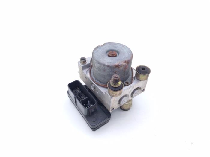 Begagnade ABS-pump Mazda 626 (GW19) 2.0i 16V GLX Pris € 49,00 Marginaltabell erbjuds av Automaterialen Ronald Morien B.V.