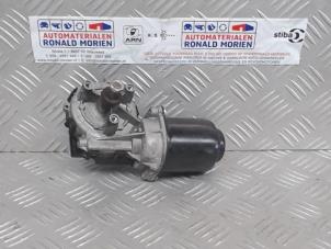 Begagnade Främre torkarmotor Fiat Fiorino (225) 1.3 JTD 16V Multijet Pris € 50,00 Marginaltabell erbjuds av Automaterialen Ronald Morien B.V.