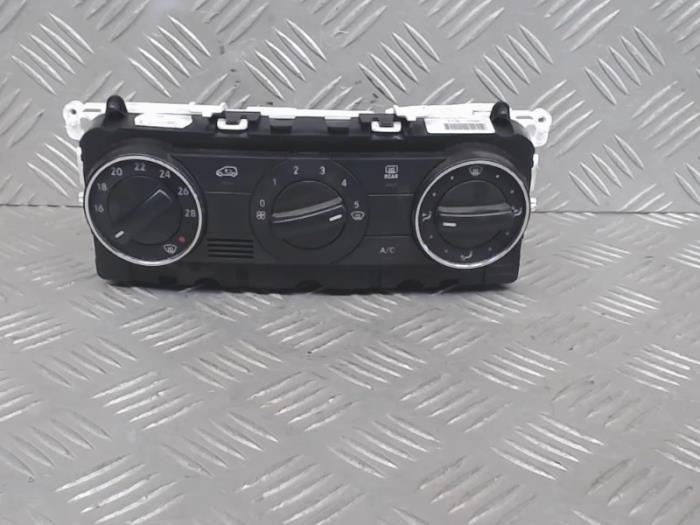 Panel de control de calefacción de un Mercedes-Benz B (W245,242) 1.7 B-170 16V 2006