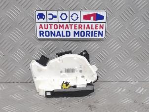Używane Mechanizm blokady drzwi prawych tylnych wersja 4-drzwiowa Seat Ibiza Cena € 50,00 Procedura marży oferowane przez Automaterialen Ronald Morien B.V.