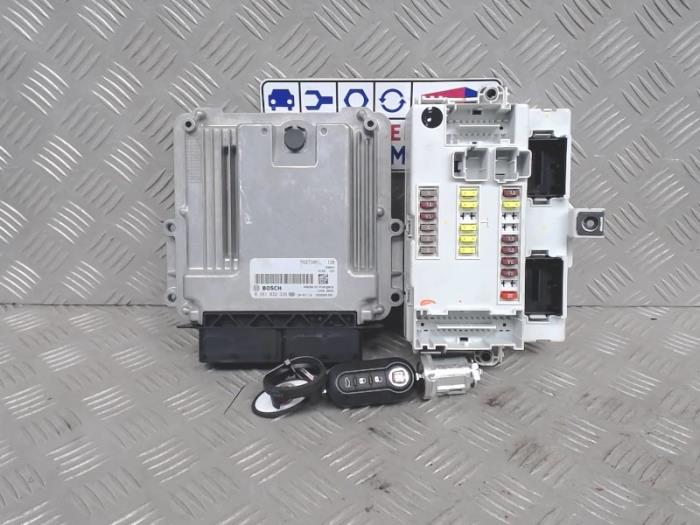 Used Engine management computer Fiat 500L (199) 1.6 D 16V Multijet 120 Price € 349,00 Margin scheme offered by Automaterialen Ronald Morien B.V.