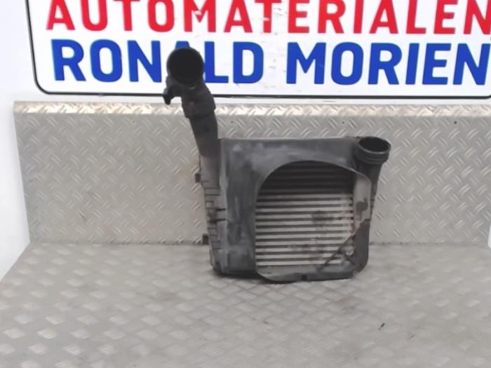 Usados Intercooler Volkswagen Touareg (7LA/7L6) 2.5 TDI R5 Precio € 130,00 Norma de margen ofrecido por Automaterialen Ronald Morien B.V.