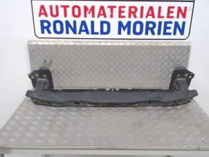 Używane Rama zderzaka przód Volkswagen Touareg (7LA/7L6) 2.5 TDI R5 Cena € 49,00 Procedura marży oferowane przez Automaterialen Ronald Morien B.V.