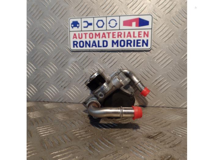 EGR valve from a Volkswagen Sharan (7N) 2.0 TDI 16V 2016