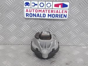 Used Engine mount BMW 3 serie (F30) 320i 2.0 16V Price € 29,00 Margin scheme offered by Automaterialen Ronald Morien B.V.