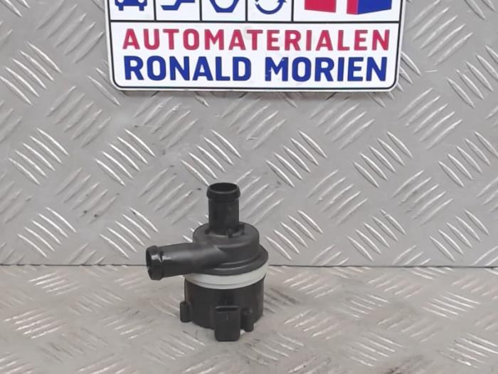 Begagnade Extra vattenpump Opel Corsa D 1.3 CDTi 16V ecoFLEX Pris € 25,00 Marginaltabell erbjuds av Automaterialen Ronald Morien B.V.