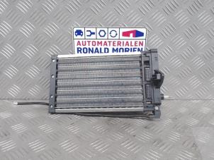 Usados Elemento de calefacción calefactor BMW 3 serie (E90) 330d 24V Precio € 125,00 Norma de margen ofrecido por Automaterialen Ronald Morien B.V.