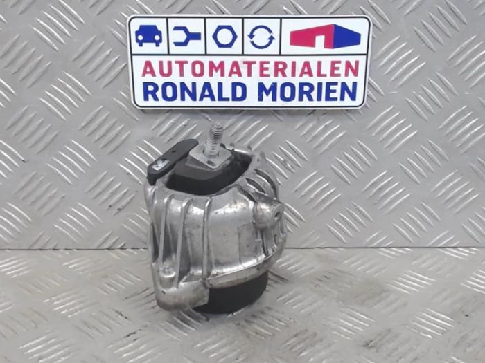 Gebrauchte Motorlager BMW 3 serie (E90) 330d 24V Preis € 29,00 Margenregelung angeboten von Automaterialen Ronald Morien B.V.