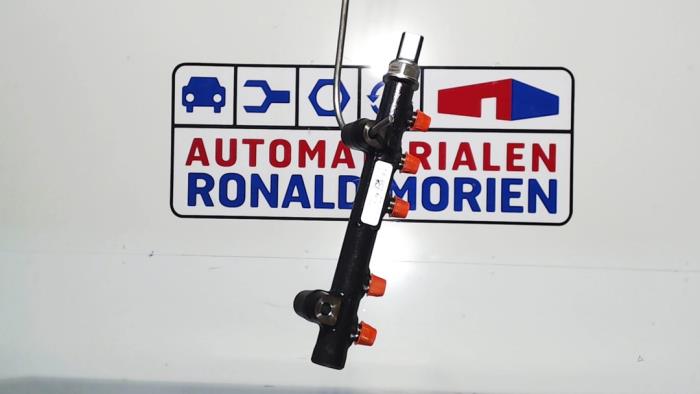 Usagé Système d'injection Ford Focus 3 1.6 TDCi Prix € 65,00 Règlement à la marge proposé par Automaterialen Ronald Morien B.V.