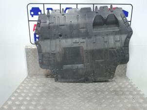 Used Engine cover Volkswagen Passat (362) Price € 35,00 Margin scheme offered by Automaterialen Ronald Morien B.V.