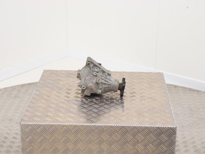 Differential vorne van een Renault Koleos I 2.0 dCi 16V 4x4 2008