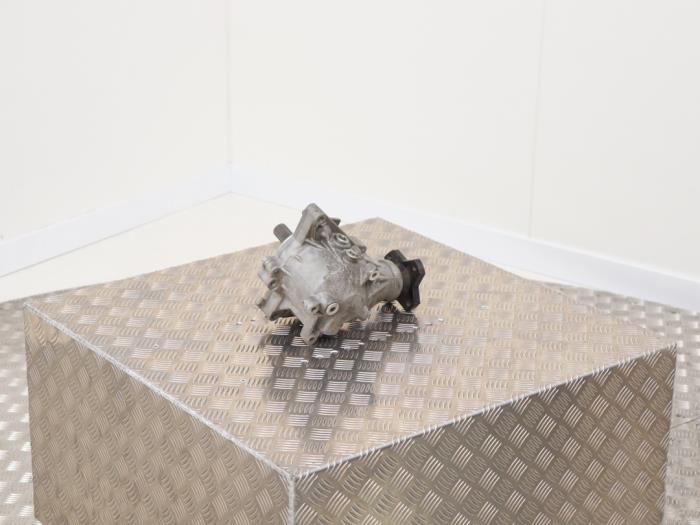 Differential vorne van een Renault Koleos I 2.0 dCi 16V 4x4 2008