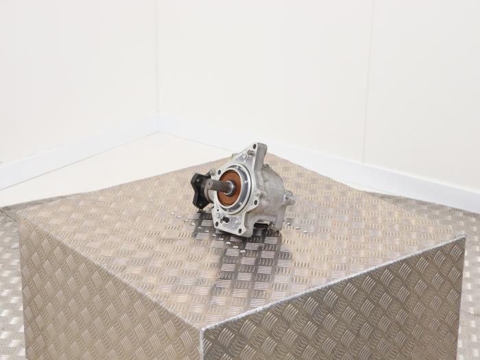 Differential vorne van een Renault Koleos I 2.0 dCi 16V 4x4 2008