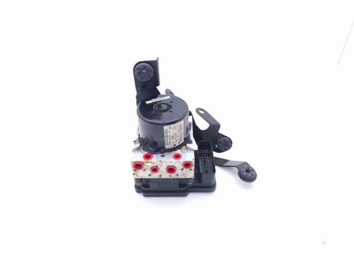 Gebrauchte ABS Pumpe Renault Megane III Berline (BZ) 1.5 dCi 105 Preis € 195,00 Mit Mehrwertsteuer angeboten von Automaterialen Ronald Morien B.V.