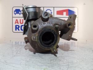 Turbo van een Renault Koleos I 2.0 dCi 16V 4x4 2008