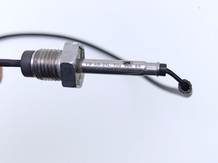 Auspuff Temperatursensor van een Volkswagen Beetle (16AE) 2.0 TDI 16V 2015