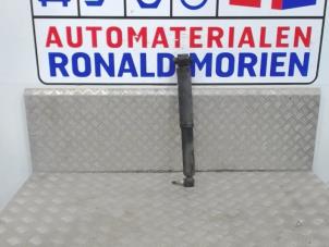 Usagé Amortisseur arrière gauche Renault Megane III Coupe (DZ) 1.5 dCi 110 Prix € 35,00 Règlement à la marge proposé par Automaterialen Ronald Morien B.V.