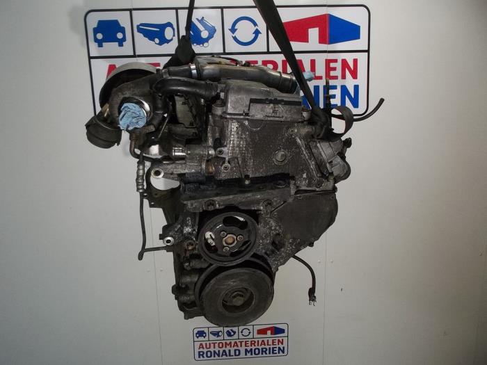 Motor de un Opel Vectra C 2.2 DTI 16V 2004